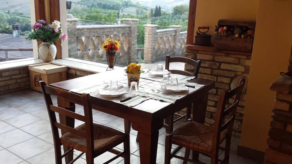 Agriturismo Col Morino Bed and Breakfast Pineto Exterior foto