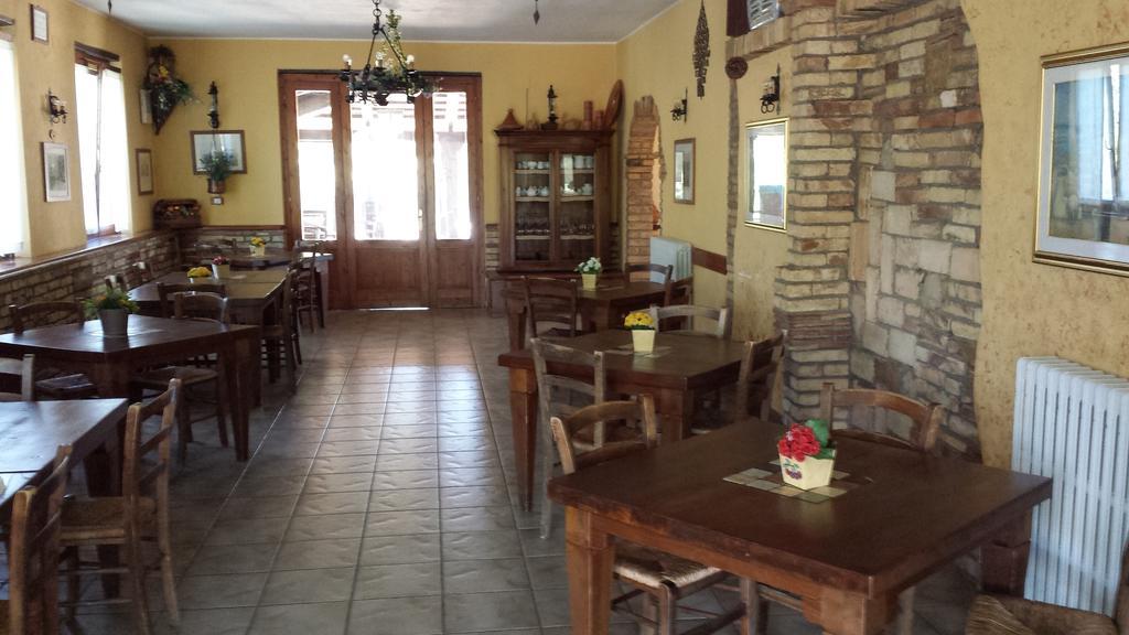 Agriturismo Col Morino Bed and Breakfast Pineto Exterior foto